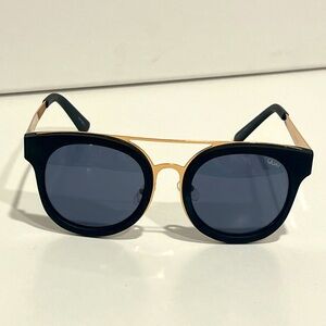 Quay Australia Women’s Shades‎ Black Lens Gold Frame Brooklyn Style Sunglasses
